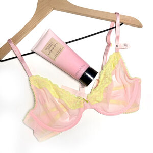 Women's Victoria's Secret Tease 32D Unlined Demi Bra NEW and Bombshell Lotion